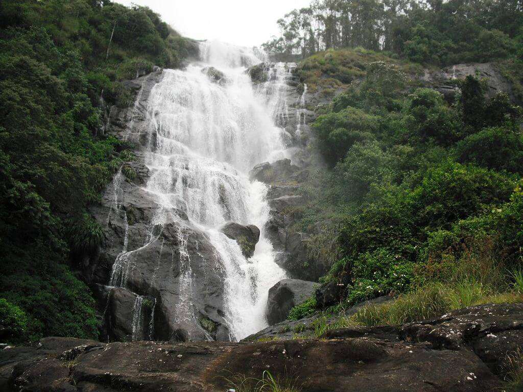 Chinnakanal_Water_Falls,_Munnar