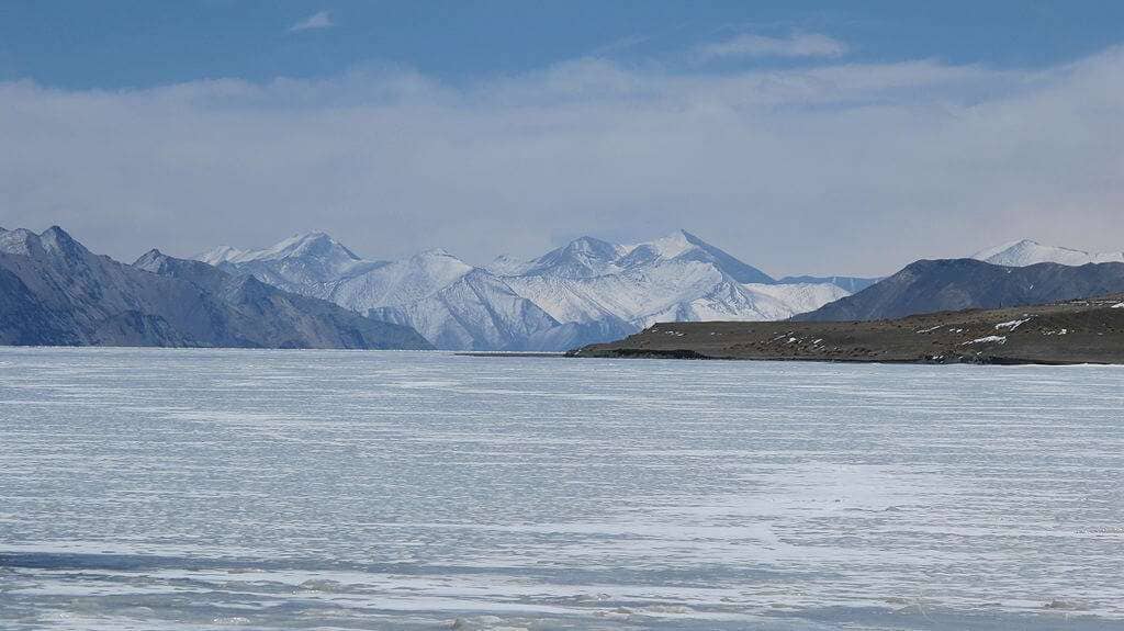 Frozen_Pangong_Lake