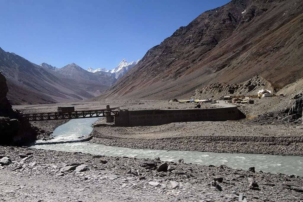 Kunzum La-descending to Lahaul